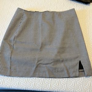 Forever 21 size M hounds tooth skirt